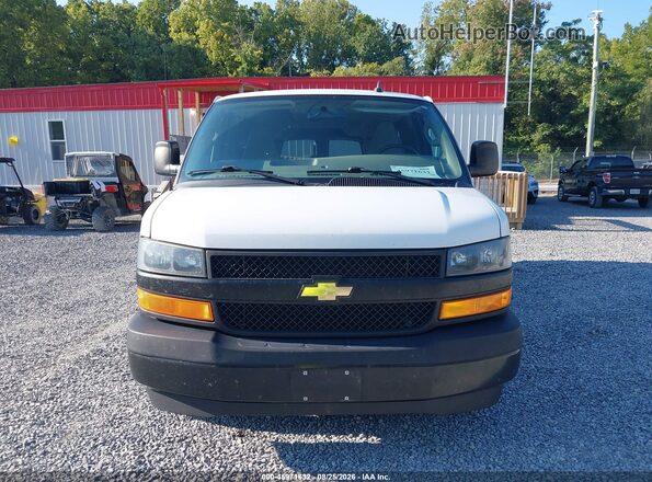 1GAZGNFP3P1117038 2023 CHEVROLET EXPRESS White Vista del cuadro de instrumentos