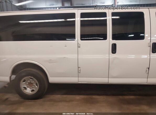 1GAZGNFP6L1273360 2020 CHEVROLET EXPRESS White სალონის 360-გრადუსიანი ხედი