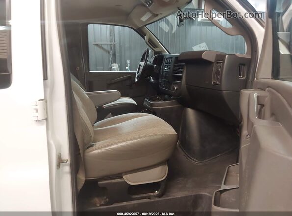 1GAZGNFP6L1273360 2020 CHEVROLET EXPRESS White წინა სალონის ხედი