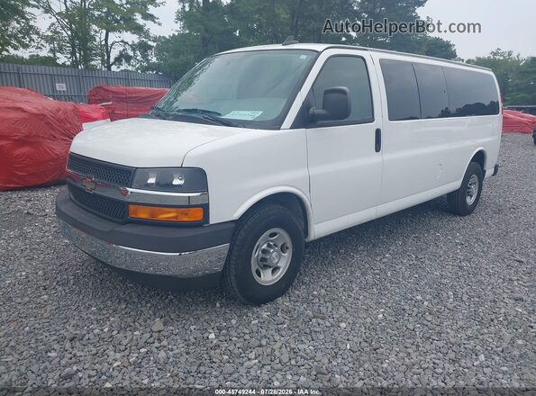 1GAZGPFF3H1275626 2017 CHEVROLET EXPRESS White წინა მარცხენა ხედი სამი მეოთხედიდან