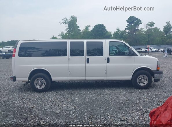 1GAZGPFF3H1275626 2017 CHEVROLET EXPRESS White უკანა სალონის ხედი
