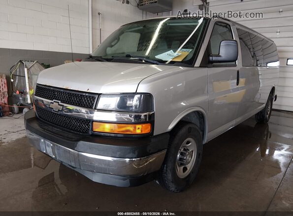 1GAZGPFF5H1103792 2017 CHEVROLET EXPRESS Silver Przód lewy