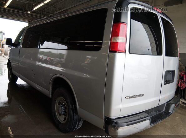 1GAZGPFF5H1103792 2017 CHEVROLET EXPRESS Silver Tył lewy