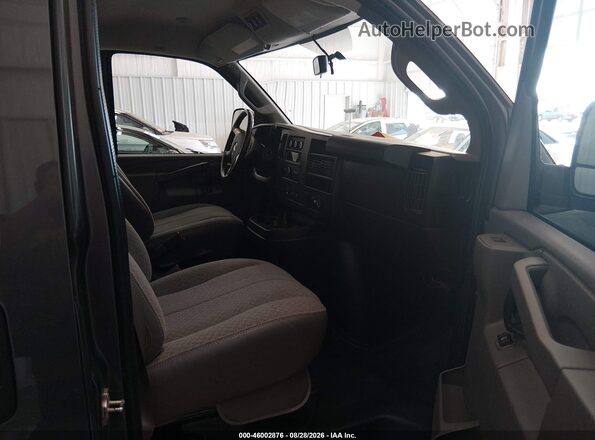 1GAZGPFF6H1247691 2017 CHEVROLET EXPRESS Gray Vista interior delantera