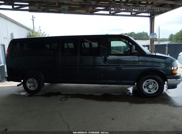 1GAZGPFG1H1249101 2017 CHEVROLET EXPRESS Gray Vista interior trasera