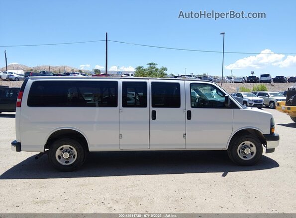 1GAZGPFG5J1286514 2018 CHEVROLET EXPRESS Белый Вид задней части салона
