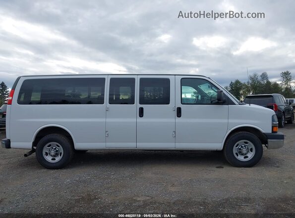 1GAZGPFG6H1108508 2017 CHEVROLET EXPRESS White Vista interior trasera
