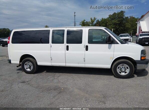 1GAZGPFG6H1269554 2017 CHEVROLET EXPRESS White Вид задньої частини салону