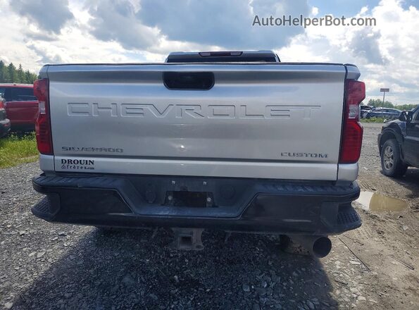 1GC2YMEYXNF228471 2022 CHEVROLET K2500 Silver Вид ззаду