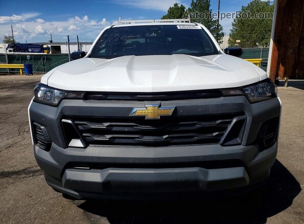 1GCGTBEC7R1142437 2024 CHEVROLET COLORADO White Widok z przodu