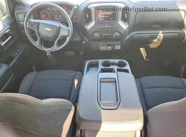 1GCPABEK7RZ283829 2024 CHEVROLET SILVERADO Белый Вид панели приборов