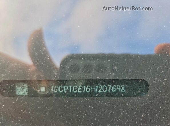 1GCPTCE16H1207698 2017 CHEVROLET COLORADO Red Vista del compartimento del motor