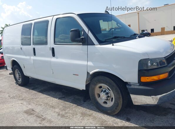 1GCWGAF14M1312141 2021 CHEVROLET EXPRESS White Դիմացի տեսք