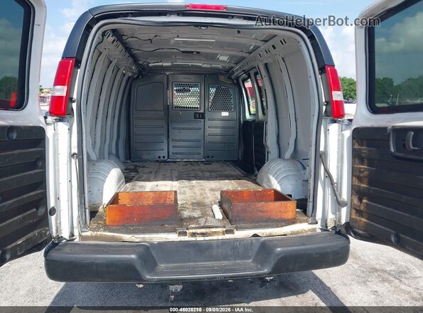 1GCWGAF14M1312141 2021 CHEVROLET EXPRESS White VIN կոդի պիտակի տեսք