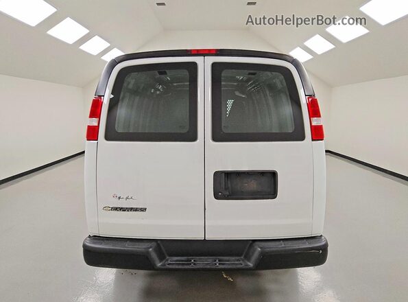 1GCWGAF7XM1172679 2021 CHEVROLET EXPRESS White Rear view
