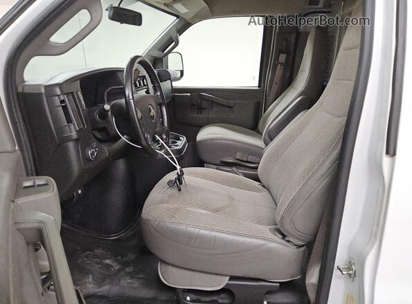1GCWGAF7XM1172679 2021 CHEVROLET EXPRESS White 