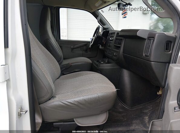 1GCWGAFF5G1266173 2016 CHEVROLET EXPRESS White Vista interior delantera