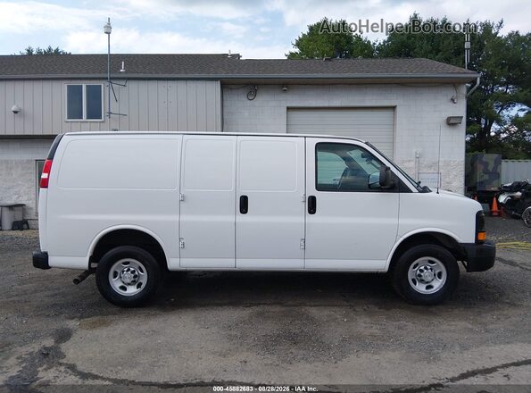 1GCWGAFF5G1266173 2016 CHEVROLET EXPRESS White Vista interior trasera