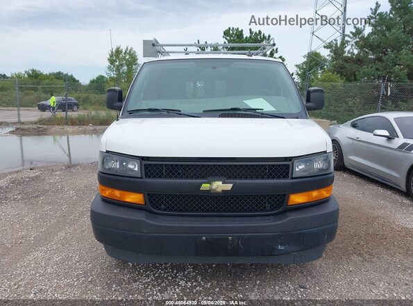 1GCWGAFP0J1261527 2018 CHEVROLET EXPRESS White Vista del cuadro de instrumentos
