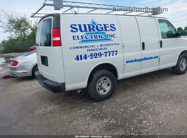 1GCWGAFP0J1261527 2018 CHEVROLET EXPRESS White Trasero derecho