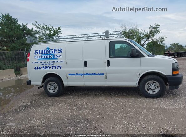 1GCWGAFP0J1261527 2018 CHEVROLET EXPRESS White Vista interior trasera