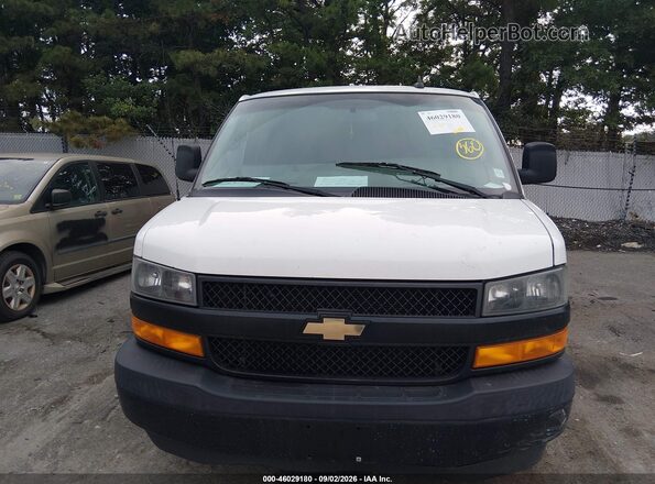 1GCWGAFP4J1302855 2018 CHEVROLET EXPRESS White Vista frontal