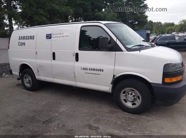 1GCWGAFP4J1302855 2018 CHEVROLET EXPRESS White Vista interior trasera