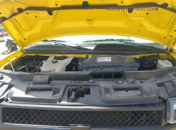 1GCWGBFP2S1175966 2025 CHEVROLET EXPRESS Yellow Rear interior view