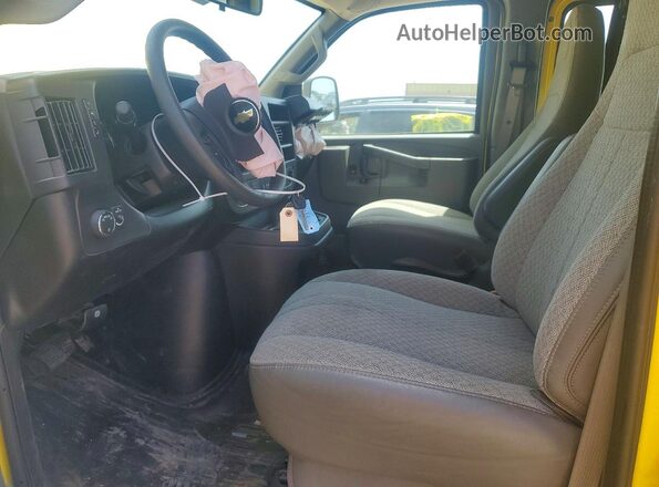 1GCWGBFP2S1175966 2025 CHEVROLET EXPRESS Yellow Front interior view