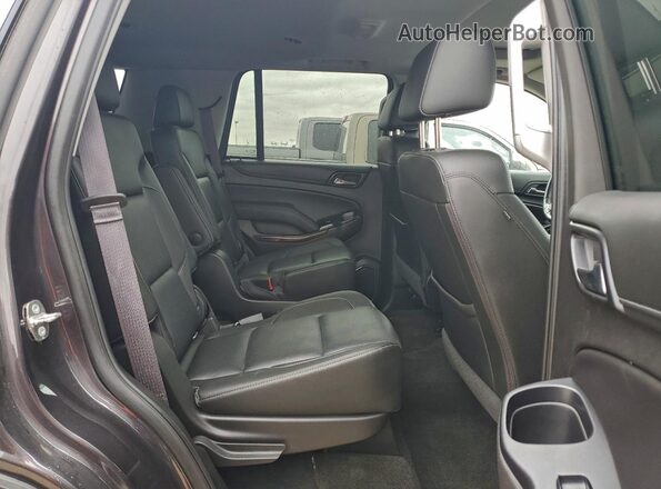 1GKS1BKC9HR346388 2017 GMC YUKON Black Widok wnętrza z tyłu