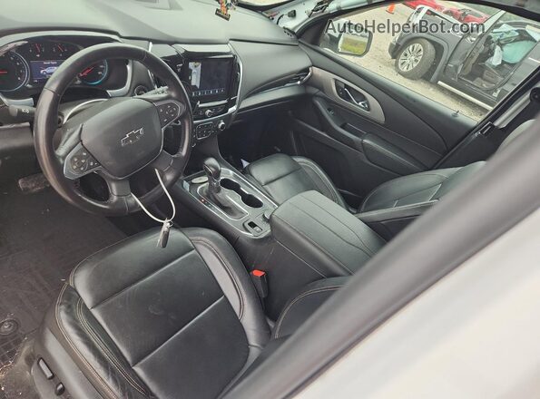 1GNERJKW2MJ117136 2021 CHEVROLET TRAVERSE Белый Вид панели приборов