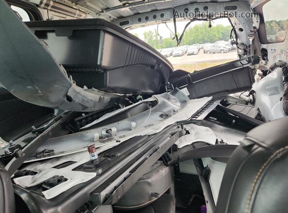 1GNERJKW2MJ117136 2021 CHEVROLET TRAVERSE Белый Вид задних сидений