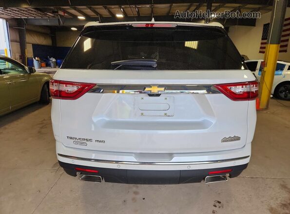 1GNEVJKW6KJ152089 2019 CHEVROLET TRAVERSE White Rear view
