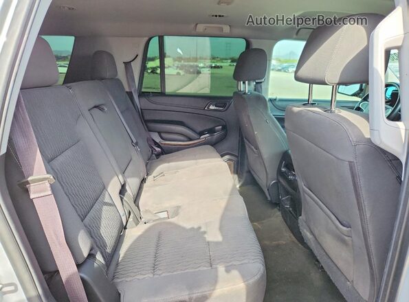 1GNSCAKC4HR315461 2017 CHEVROLET TAHOE Silver Widok wnętrza z tyłu