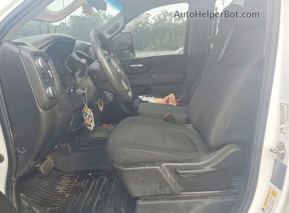1GT49LE72NF214958 2022 GMC SIERRA Белый Вид салона спереди