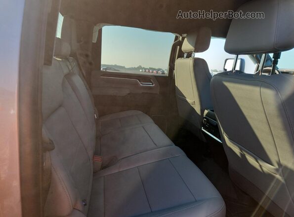 1GT4UNE7XSF125841 2025 GMC SIERRA Silver Vista de los asientos traseros