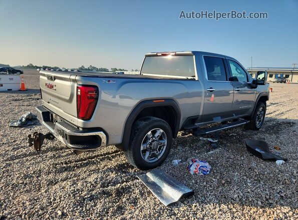 1GT4UNE7XSF125841 2025 GMC SIERRA Silver Trasero derecho