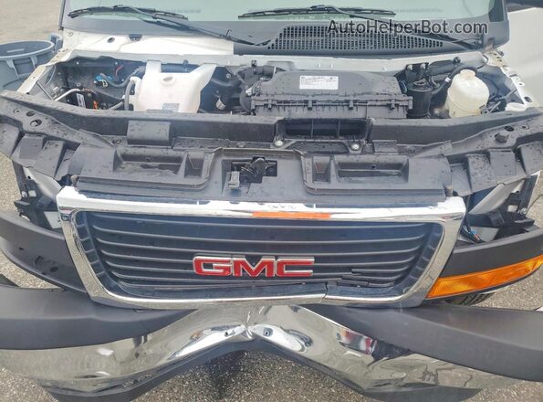 1GTW7AFP2S1252099 2025 GMC SAVANA White Widok komory silnika