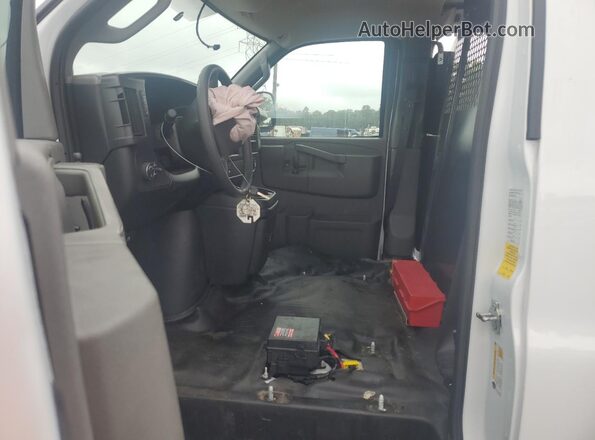 1GTW7AFP2S1252099 2025 GMC SAVANA White 