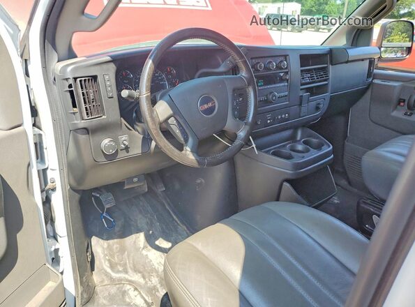 1GTW7AFP6P1101502 2023 GMC SAVANA Two Tone Vista del salpicadero