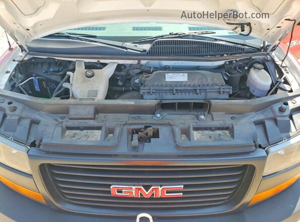 1GTW7AFP6P1101502 2023 GMC SAVANA Two Tone Vista del compartimento del motor
