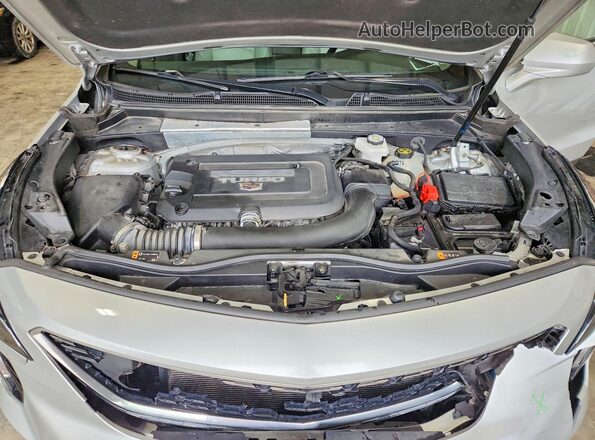 1GYFZBR44NF109254 2022 CADILLAC XT4 Silver Vista interior trasera