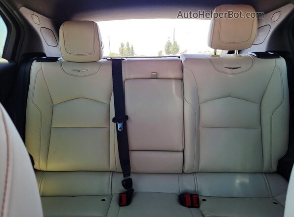 1GYFZFR48LF082354 2020 CADILLAC XT4 Red Vista de los asientos traseros
