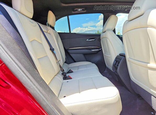1GYFZFR48LF082354 2020 CADILLAC XT4 Red Vista interior trasera