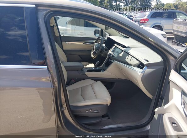 1GYKNDRSXHZ247307 2017 CADILLAC XT5 Brown წინა სალონის ხედი