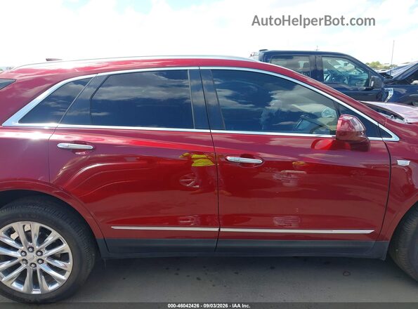 1GYKNFRS4HZ131337 2017 CADILLAC XT5 Красный Вид щитка приборов
