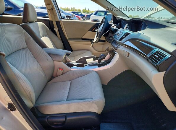 1HGCR2F30HA110618 2017 HONDA ACCORD Gold Вид салону спереду