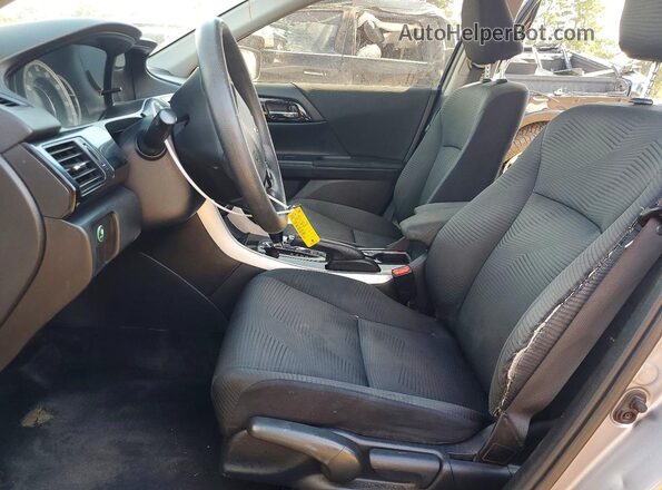 1HGCR2F3XHA085291 2017 HONDA ACCORD Серебряный Вид салона спереди