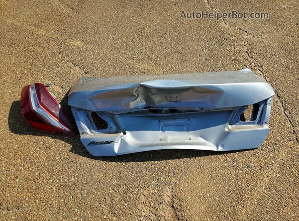 1HGCR2F3XHA085291 2017 HONDA ACCORD Серебряный Вид подкапотного пространства