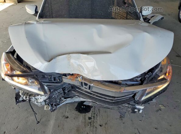 1HGCR2F54HA070285 2017 HONDA ACCORD White Вид задньої частини салону